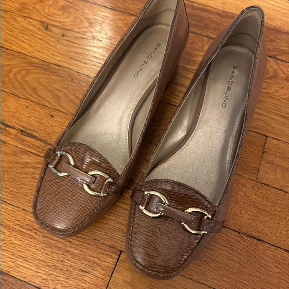 Bandolino Tan and Brown Loafers with Gold Accents